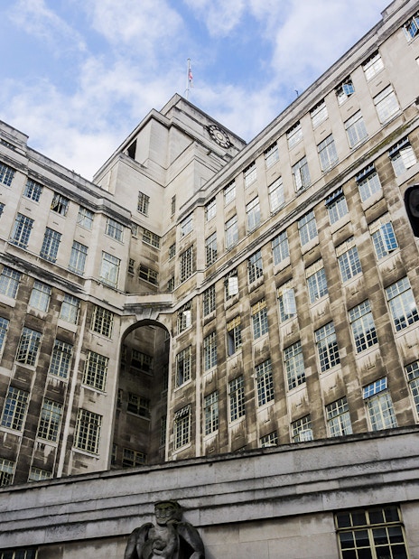 Harry Potter film locations walking tour in London featuring iconic sites.